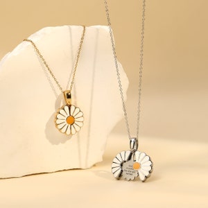 Collar con medallón de margarita personalizado: mensaje oculto, regalo cristiano