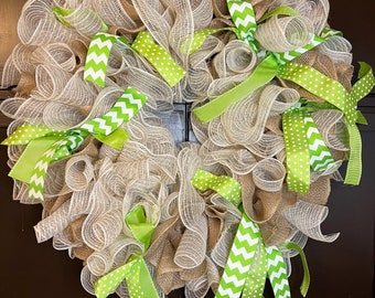 Simple Beige and Green Fluffy Wreath