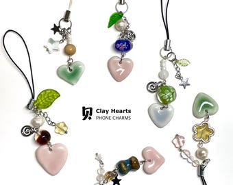Dije de teléfono de porcelana con forma de corazón hecho a mano: colgantes de arcilla con cuentas