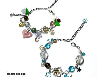 Pulsera con dijes de cuentas: inspirada en Beabadoobee, corazón de porcelana