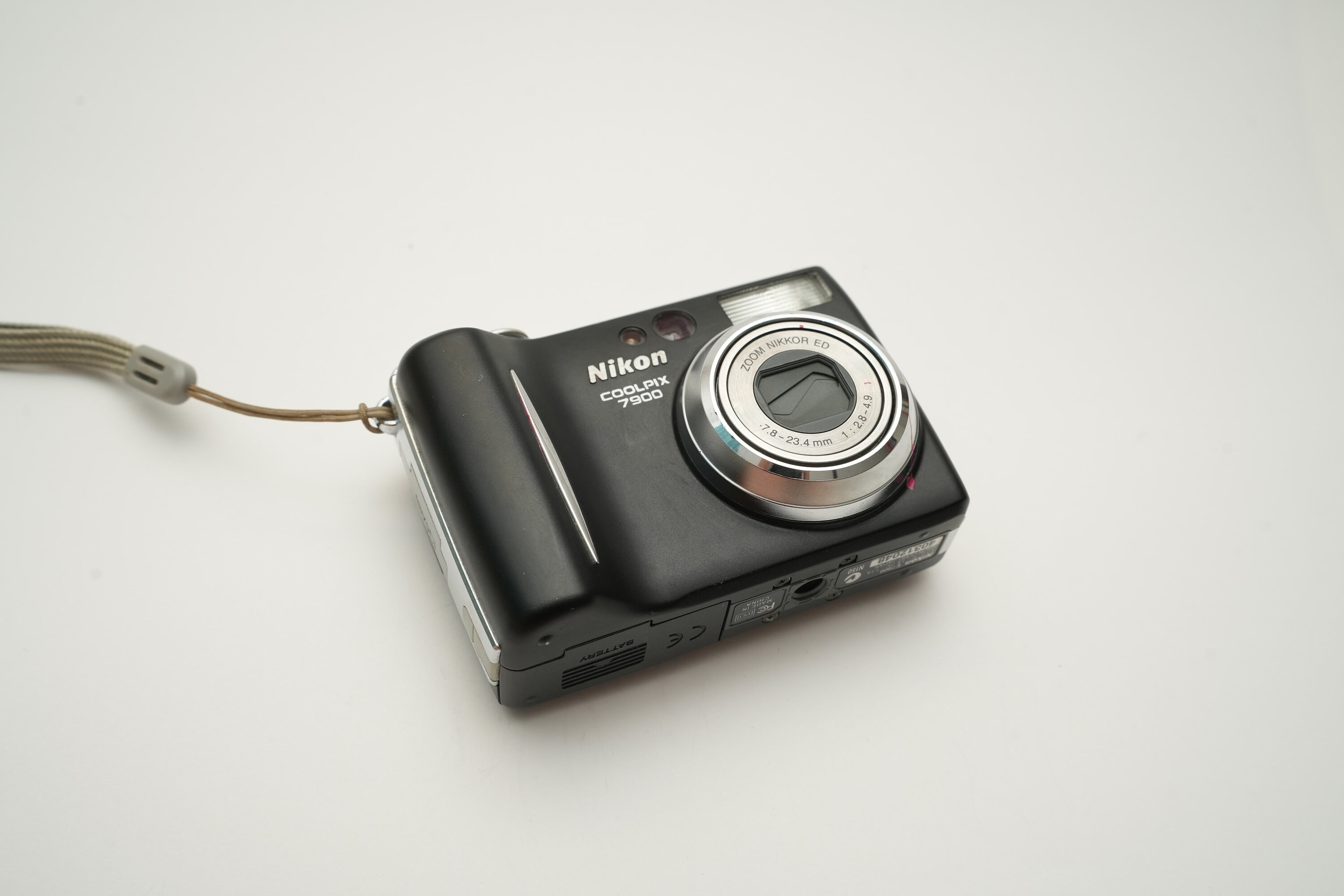 Nikon Coolpix 7900 Y2K Camera Vintage Digicam Aesthetic Nikon Coolpix 7900 Y2K Camera Vintage Digicam Aesthetic