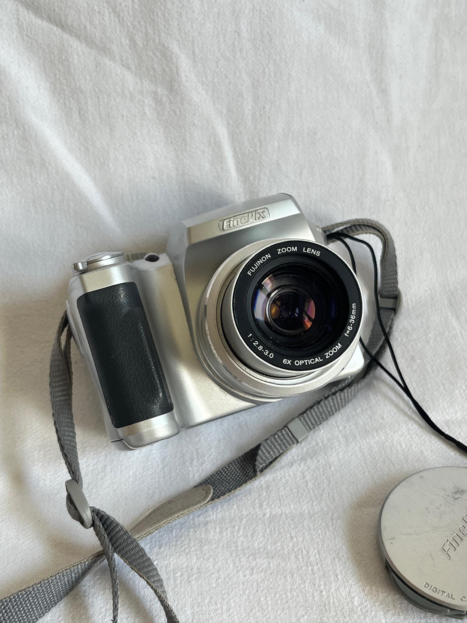 Appareil Photo Fujifilm FinePix E510 5.2 MP Compact Argenté - Occasion Testé