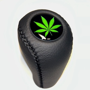 Automatisk växelspaksknopp för Tacoma, 4Runner (fram till 2015) och de flesta modeller, med automatlåda (gänga 8 x 1,25 mm) Marijuana-klistermärke