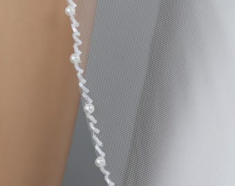 Ivory Fingertip Pearl Wedding Veil: Beaded Edge with Pearls & Frosted Seed Beads