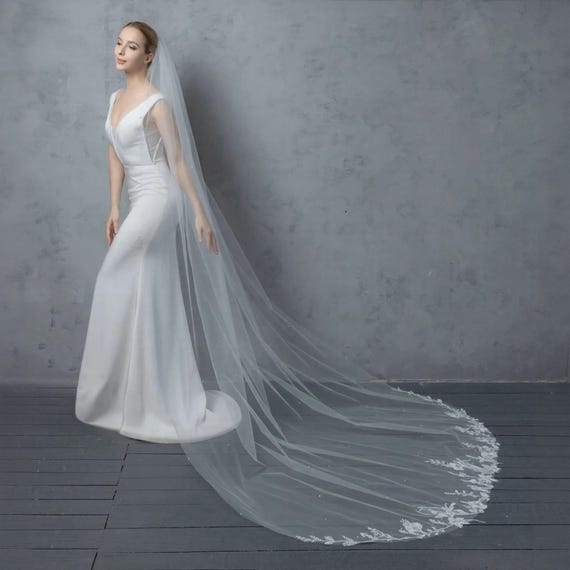 Long Lace Cathedral VERA WANG VEIL for SALE Cathedral Veils: Long Cathedral Length Wedding Veils  main image 2