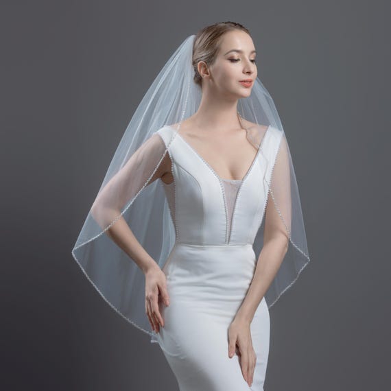 Pearl Beaded Wedding Veil: Ivory Fingertip Bridal Veil  display picture 1