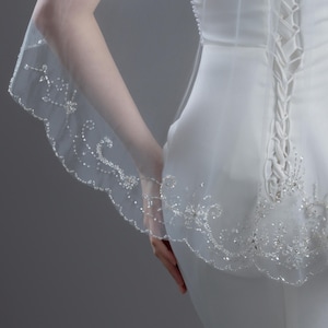 Scalloped Beaded Wedding Veil - One Tier Ivory Scalloped Edge & Crystal Floral Motifs Fingertip Bridal Veil - Veil for Bride