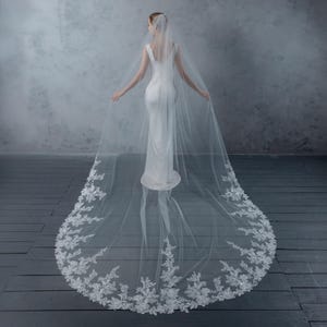 Cathedral Embroidered Lace Wedding Veil – Beaded Lace Edge with Sequins, 1-Tier Ivory Bridal Veil, Floral Lace Trim, Long Bridal Veil