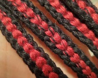 Une-Maru handcrafted braided sageo, black and red