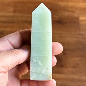 Burmesisk Jade Tower Point, etiskt framställd kristallläkning