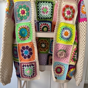 Cardigan carré grand-mère au crochet, cardigan au crochet, cardigan patchwork fait main, mini pull patchwork au crochet, cardigan au crochet Begie