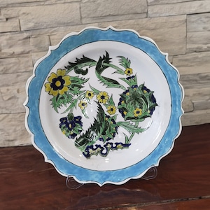 Handmade Hand-Painted Tile Plate Art with Flower and Leaf Motifs