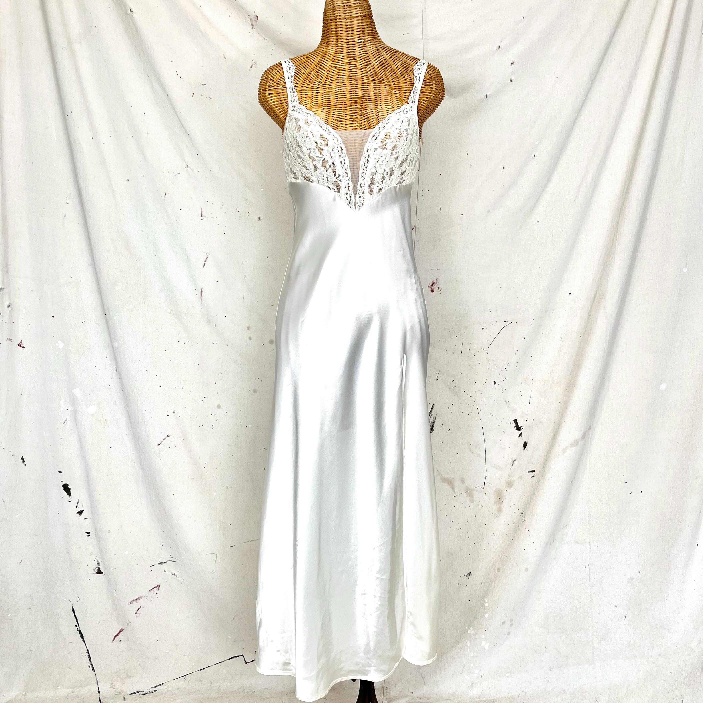 最終価格　VICTORIA'S SECRET gold　ローブとガウンのセット Victoria's Secret Gold Vintage Sleepwear & Robes for Women