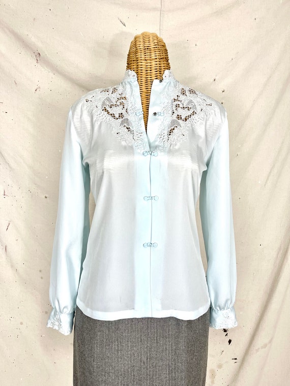 Vintage Hand-Embroidered Asian Blouse (S-M) - image 5
