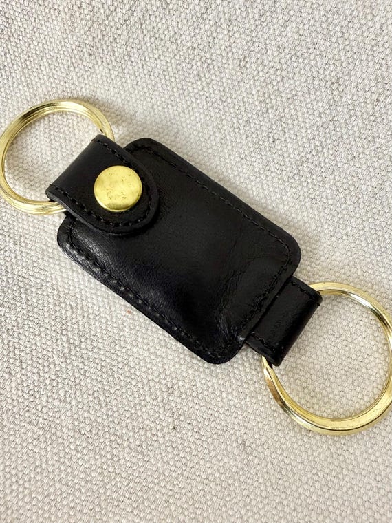 Vintage coach key fob - Gem