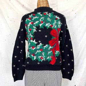 Vintage Hand-Knit Wreath Sweater (S-M)
