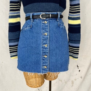 Vintage 90’s Denim Mini Skirt (M)