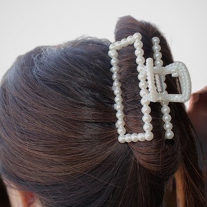 NEW ARRIVAL!!! White Pearl Hair Claw, Medium Strong Hair Clip (2pck)