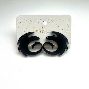 Night Fury Earrings / Night Fury dragon silhouette / Dragon Earrings / Dragon Training Earrings / Cosplay Earrings / Fantasy Earrings