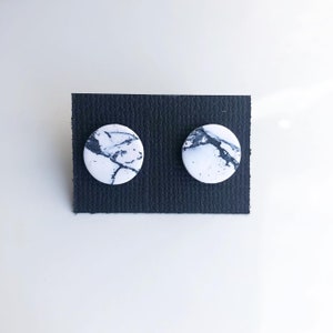Black & White Marbled Circle Stud Earrings