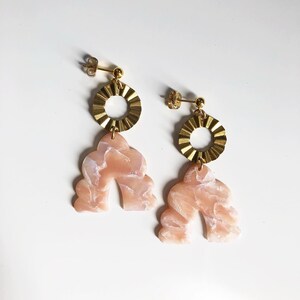 Peach Quartz-inspired Scalloped Arch Dangle Earrings