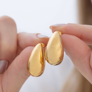 18K Gold Teardrop Stud Earrings, Chunky Studs Gift for Bridesmaids, Waterdrop Kylie Earring, Dainty Droplet Jewelry, Dome Women Hoops