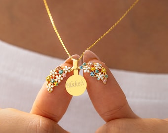 Custom Flower Locket Mom Pendant: 14K Gold Family Necklace, Personalized Floral Hidden Name Women Jewelry, Birthday Gifts for Her Mother