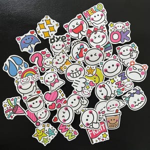 Słodkie graffiti Emoji naklejki, Naklejki Emoji, Naklejki Emoji, Zabawna uśmiechnięta buźka, Naklejka dekoracyjna z wyrazem twarzy Emotikony Naklejka planera