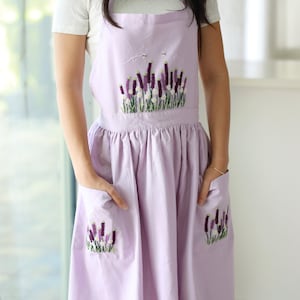 Hand Embroidered Lavender Apron, Linen Floral Kitchen Apron with Pockets, Cottagecore Cooking Apron, Gardening, Floral Apron, Christmas Gift