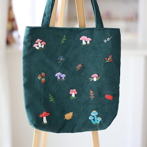 Pilz bestickte Samt Tragetasche, Samt Tasche mit Pilz Stickerei, Vintage handgemachte Schultertasche, Geschenk für Frauen, waldgrün
