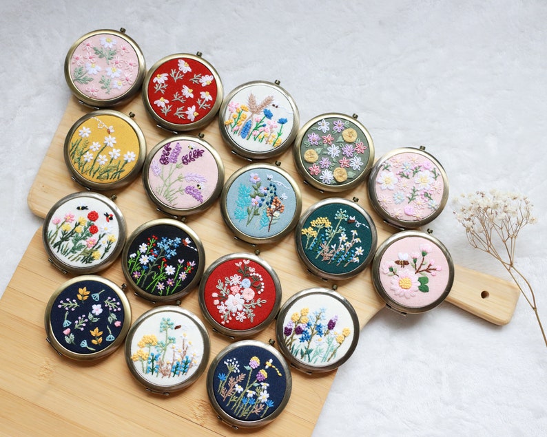 Floral Embroidered Compact Mirror, Pocket Mirror, Makeup Mirror, Vintage Gift for Her, Bridesmaid Gift, Wedding Favor, Christmas Gift. image 8