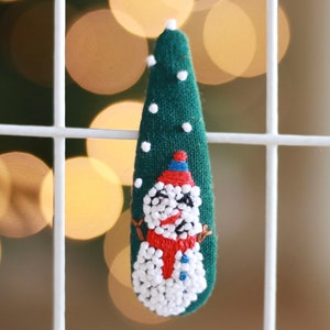 Snowman hair clip. Snowman hair barrettes. Snowman snap clips. Christmas snowman snap hair clips. Green hair clip. Linen hair clip.