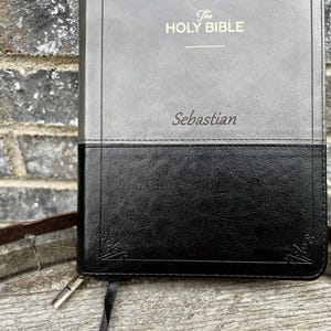 King James Version Mens Faux Leather Bible Personalized Bible for Christian Men Faith Inspired Gift for Dad Zippered Bible Gift for Fathers Day Thumb Index