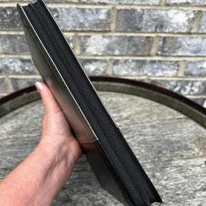 Zippered thin bible with thumb index KJV bible