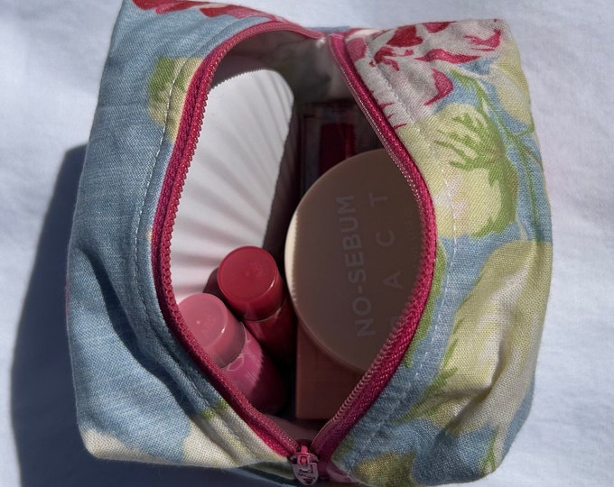 Quilted Striped Binding Roomy Fit Green Tote Bag main image 0