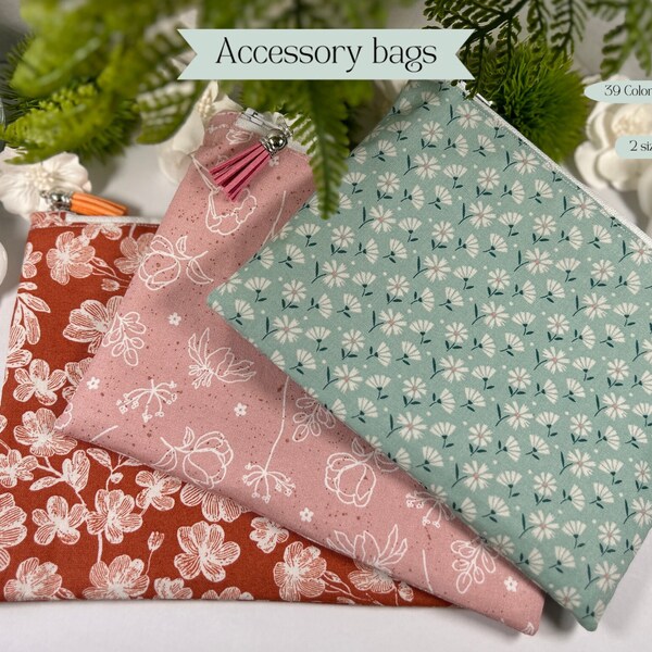 Floral accessory bag, Makeup bag, Accessory bag, handmade makeup bag. Small Zipper Pouch, Essentials Bag, Grab and Go Bag, Toiletry Bag.