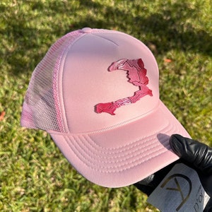 Sombrero de Haití esculpido en 3D de color rosa con mapa rojo - Recuerdo único de Haití - L'union Fait La Force Ayiti
