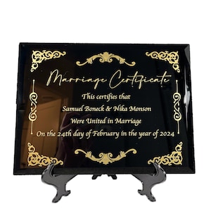 Schwarze Glas Heiratsurkunde, Jubiläumsgeschenk für Sie, Hochzeitstag Geschenk für Frau, Hochzeitsurkunde, Heirat Lizenzrahmen