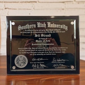 Handgefertigte Glas-Grade-Plakette, Weihnachtsgeschenk für College-Graduierte, kundenspezifischer Diplomrahmen, perfektes Geschenk für Sie / Ihn, Versand kostenlos