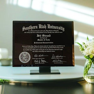 Marco de diploma de vidrio negro, marco de grado personalizado, regalo de graduación universitaria, diploma universitario, regalo de profesor, marcos de diploma, placa de diploma