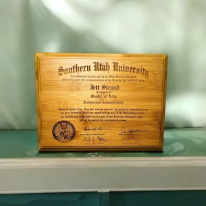 Marco de diploma universitario, placa de graduación personalizada, placa de diploma de bambú, regalos universitarios, regalo de graduación, certificado universitario, pantalla de 9x12