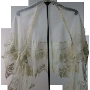 RARE Antique Original Late 18th Century 1780&#39;s Fine Georgian Whitework Lace Fichu - Mantelet
