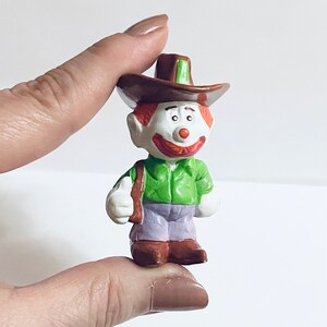  Abaodam 60pcs Plastic Clown Hat Doll Accessories Mini
