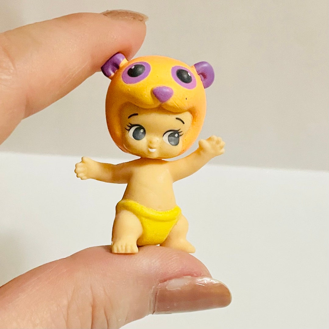 HTF Toysrus Moose Toys Twozies Doll Baby in Animal Costume Miniature