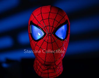 Máscara de héroe LED: Disfraz de cosplay con ojos motorizados