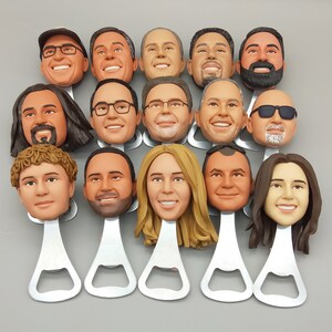 パーソナライズされたボトルオープナー、カスタムボトルオープナー、ボーイフレンドへのギフト、ベストマンへのギフト、ビールヘッドボトルオープナー、ウェディングボトルオープナー