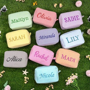 Personalized Seersucker Makeup Bag,Custom Bridesmaid Cosmetic Bag,Monogrammed Toiletry Bag,Gift for Mom,Bridal Party Favor,Makeup Organizer