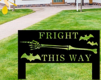 Metalowy znak na podwórko „Halloween Fright This Way”, znak na Halloween ze szkieletem, upiorny szkielet na Halloween, dekoracja na zewnątrz na Halloween, dekoracja trawnika na Halloween