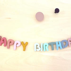 Happy birthday Geburtstag Girlande Geburtstagsdekoration Wimpelkette Geburtstagskind Geburtstagsfeier Regenbogen kunterbunt Jungs Mädchen