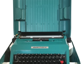 Macchina da scrivere vintage Olivetti studio 45, pulita e tagliandata, con inchiostri nuovi, funziona perfettamente.